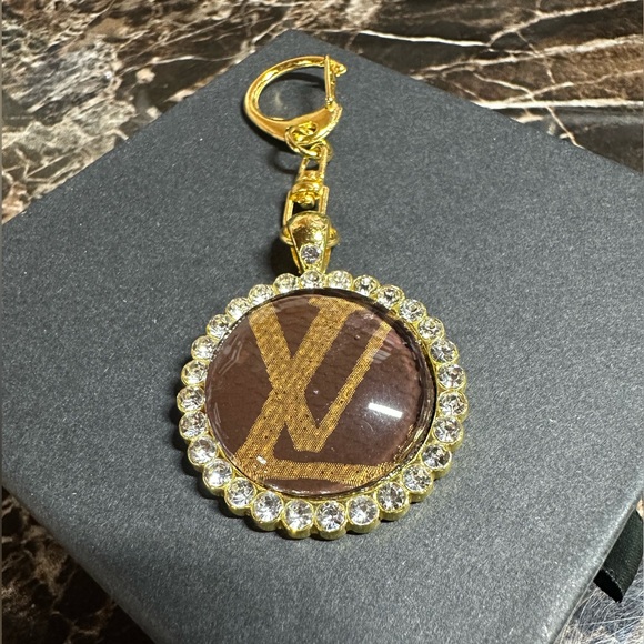 Home Crafted Accessories - Louis Vuitton Brown and Gold Crystal-Trim Round Key Holder